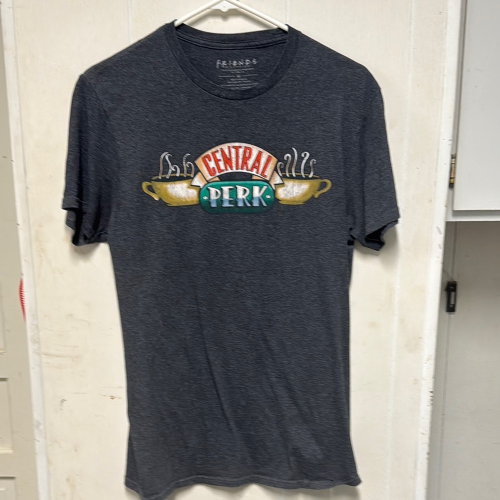 FRIENDS Gray Short Sleeve Tee Casual Comfort - Picture 2 of 4